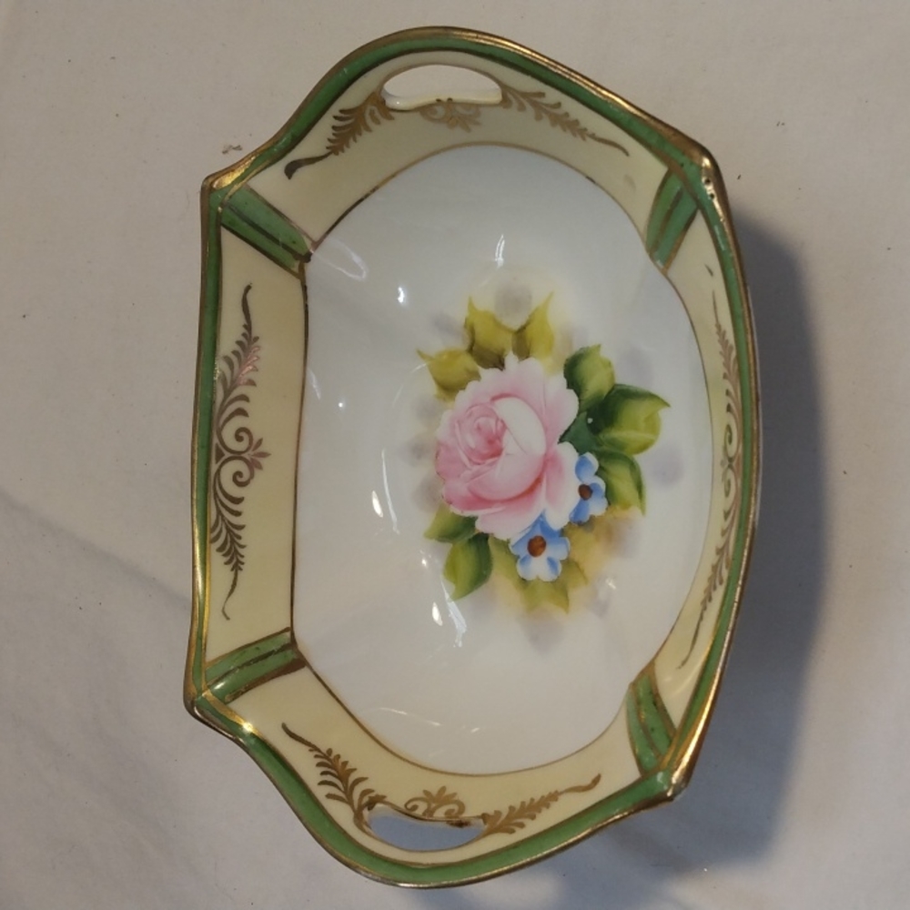 DONATING 8/28!!  Vintage Porcelain Trinket Dish
